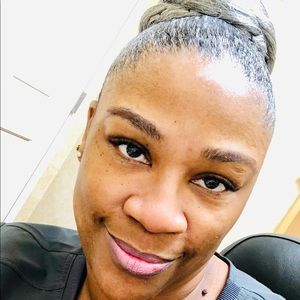 Meet your Posher, Yvette